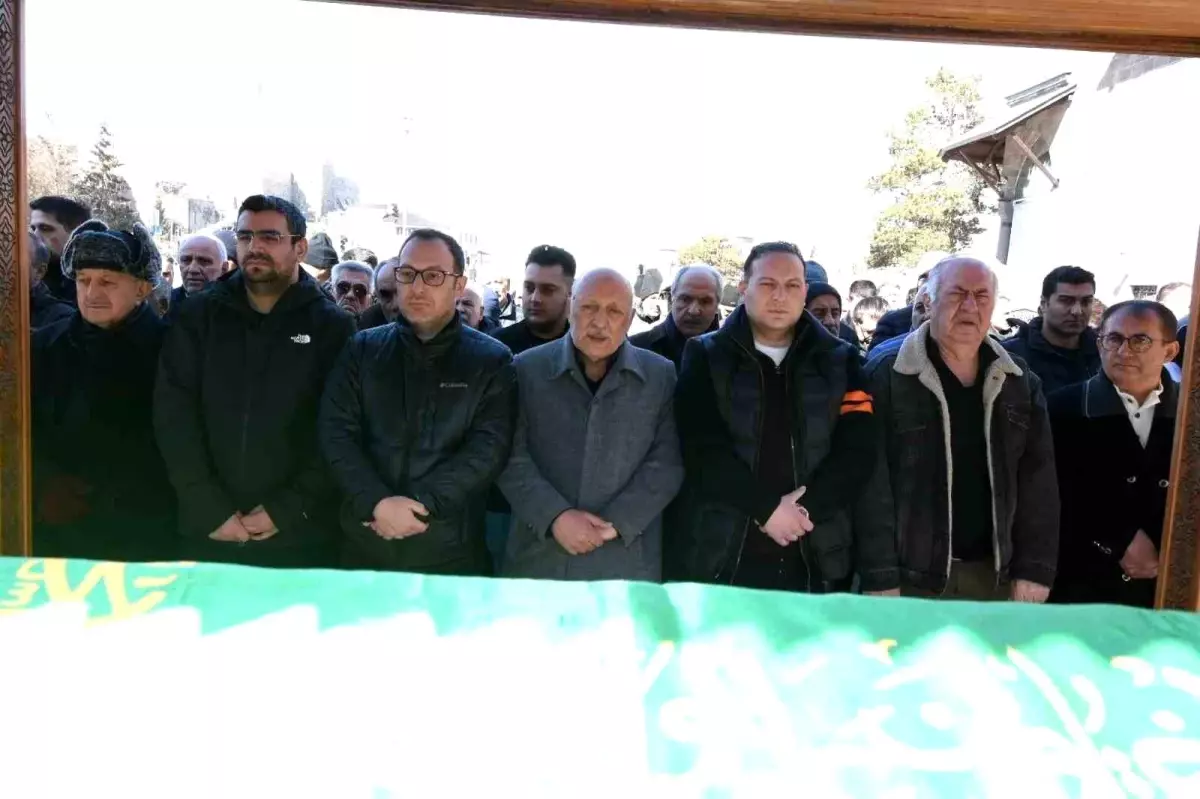 Diş Hekimi Alper Eminoğlu\'nun Annesi Vefat Etti