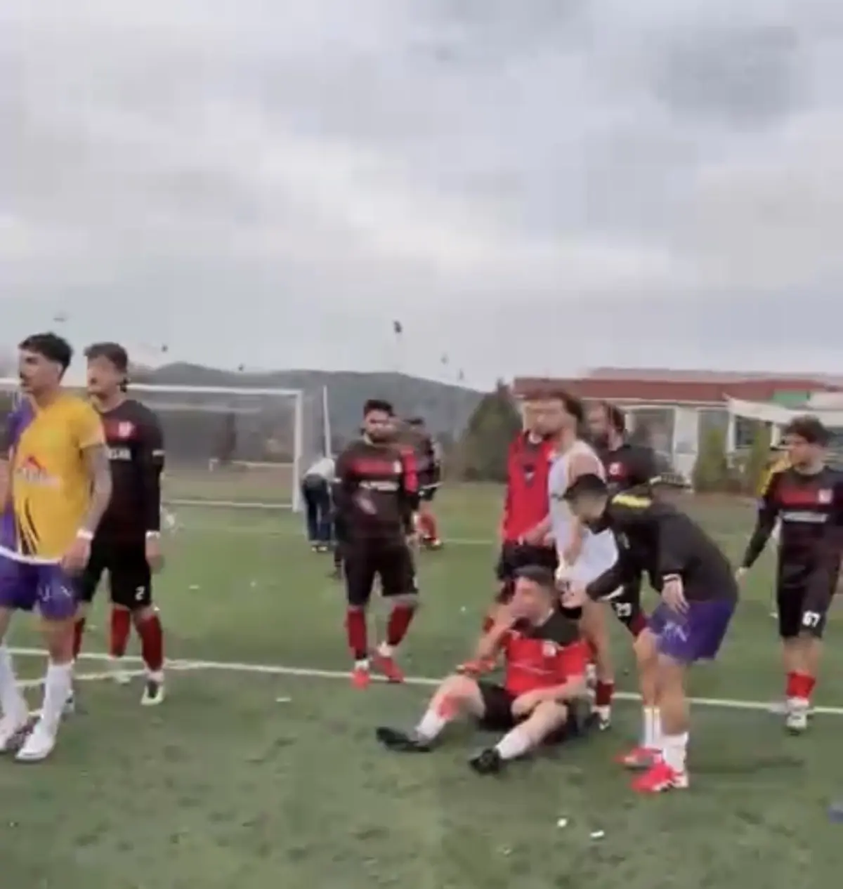 Bartın\'da Amatör Maçta Kavga: Bir Oyuncu Yaralandı