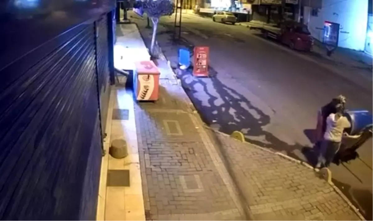 Avcılar\'da Hırsızlık Anı Kamerada