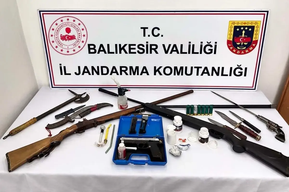 Balıkesir\'de Uyuşturucu Operasyonu: 17 Tutuklama