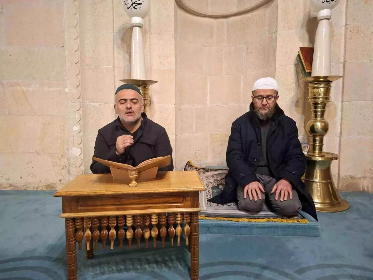 Bayburt\'ta şehitler için tarihi camilerde mevlit okundu