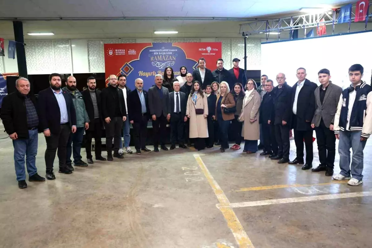 Bursa\'da gönüller Büyükşehir\'in iftar sofrasında buluştu