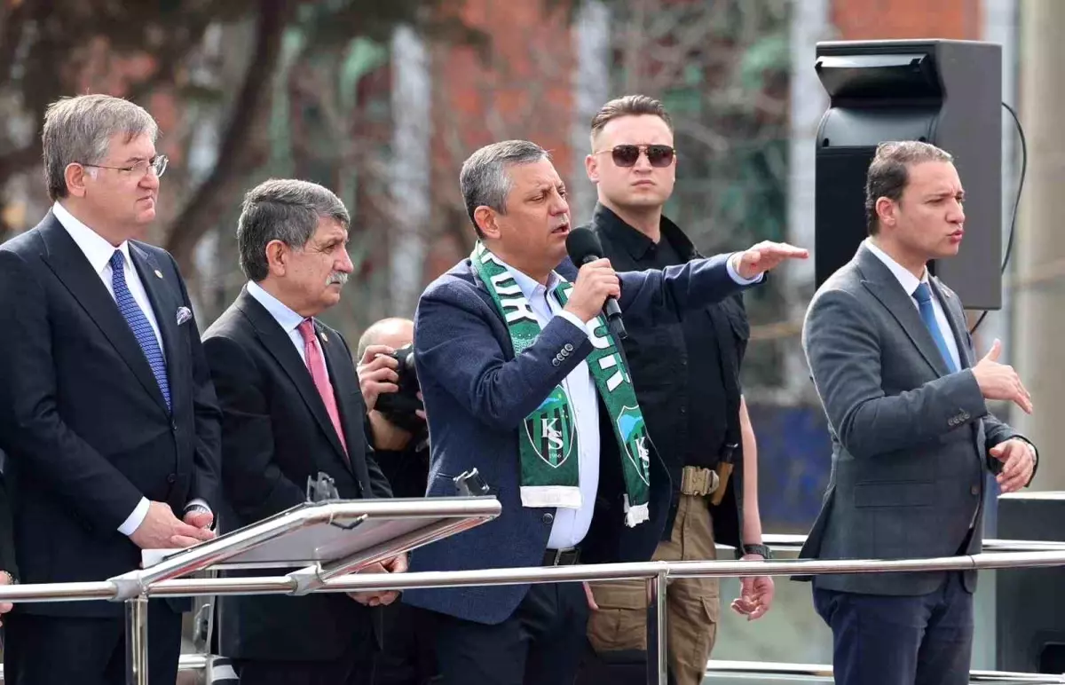 CHP Genel Başkanı Özel: "1999\'dan bu yana Kocaeli Büyükşehir Belediyesi\'ni kazanamadık ama kusuru kendimizde aradık"