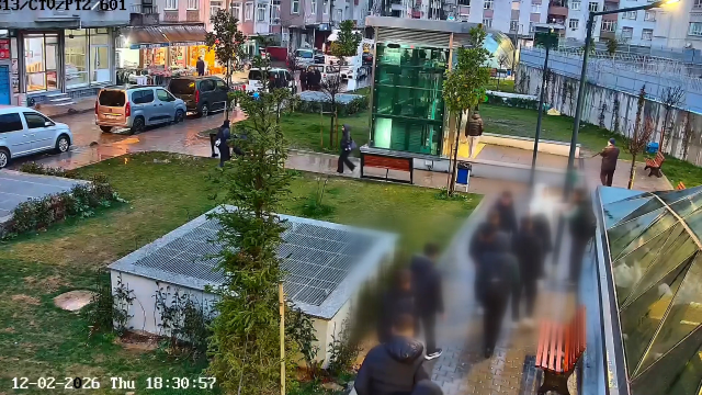 Darbedilen çocuğu kurtarmak isterken 6 yerinden bıçaklandı! Dehşet bitmedi Darbedilen çocuğu kurtarmak isterken 6 yerinden bıçaklandı! Dehşet bitmedi