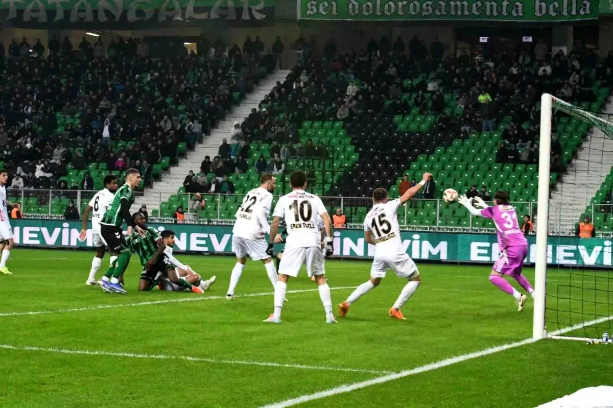 Sakaryaspor\'un Teknik Direktör Krizi Devam Ediyor