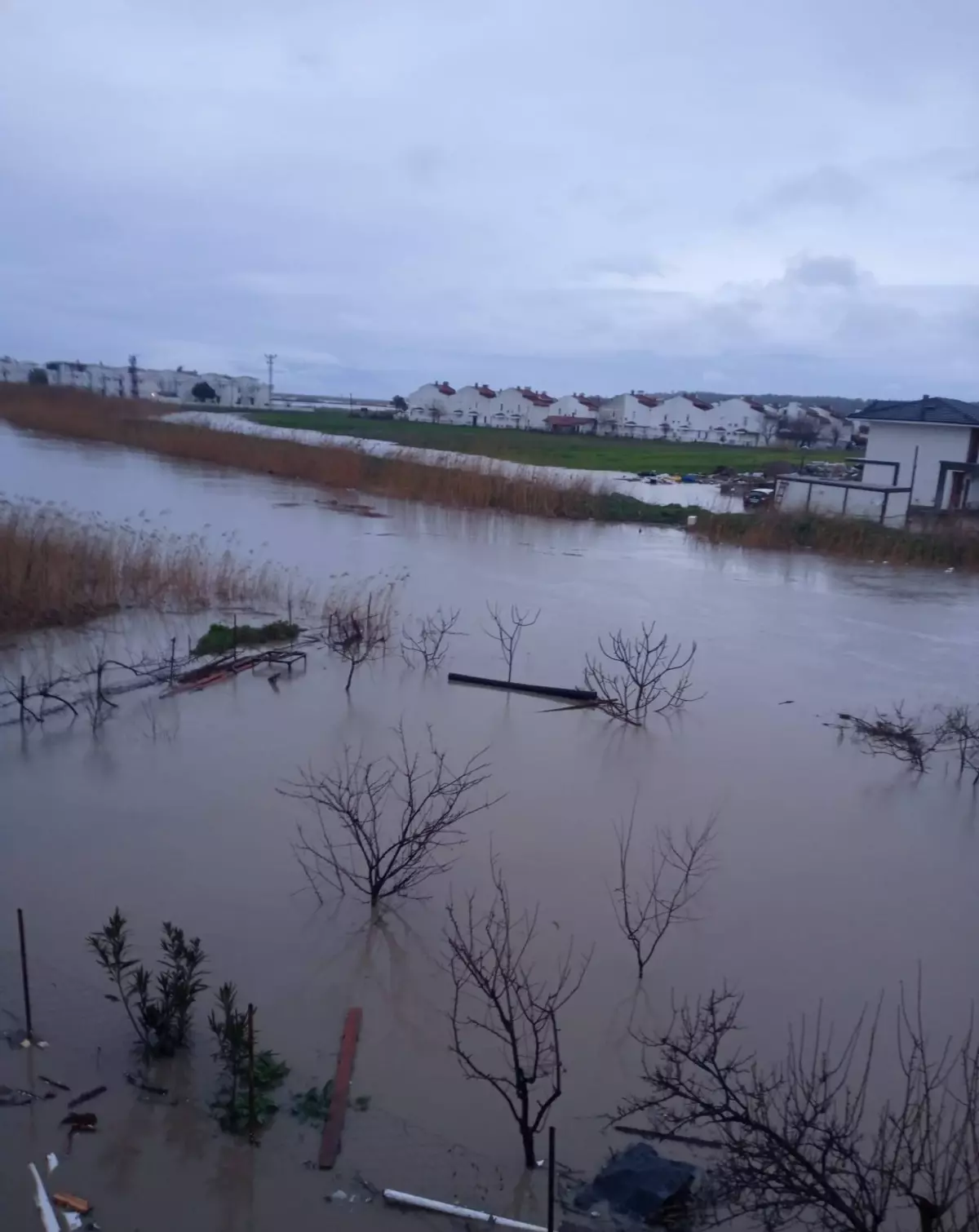 Enez\'de Sağanak Yağış Hayatı Olumsuz Etkiledi