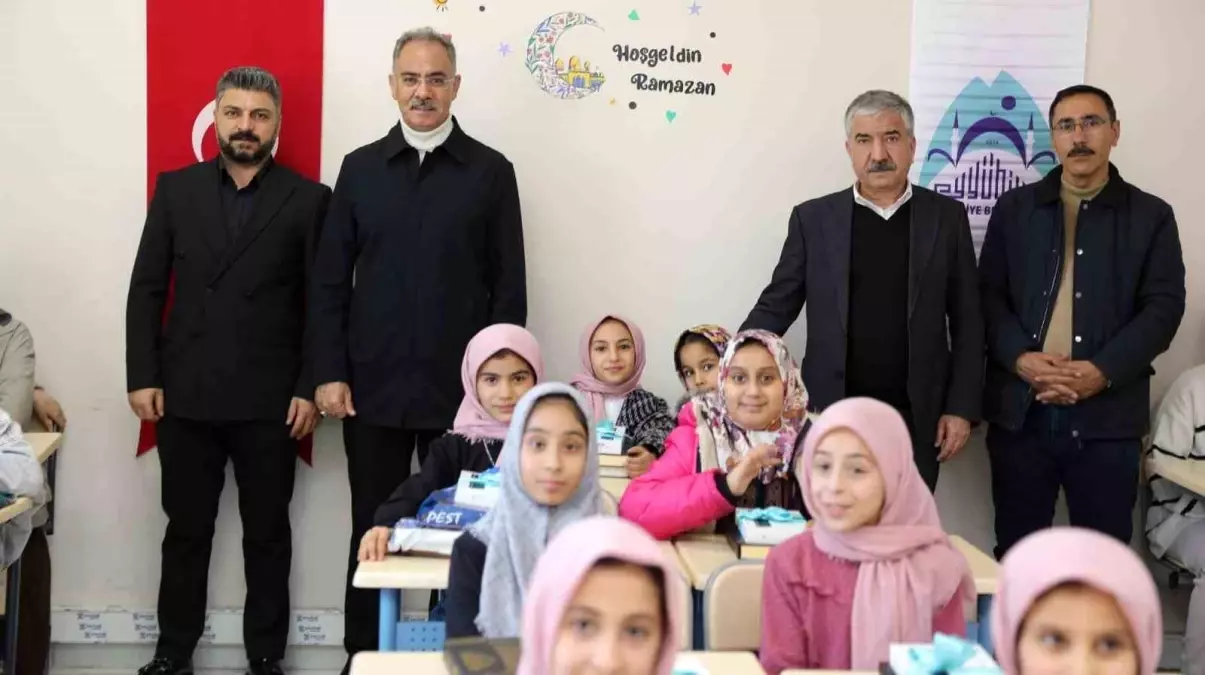 Başkan Kuş\'tan Kur\'an Okuyan Çocuklara Ödül