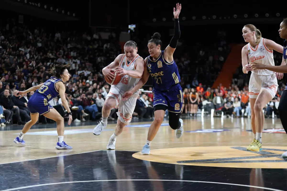Fenerbahçe Kadın Basketbol\'da Mersin\'i Yendi