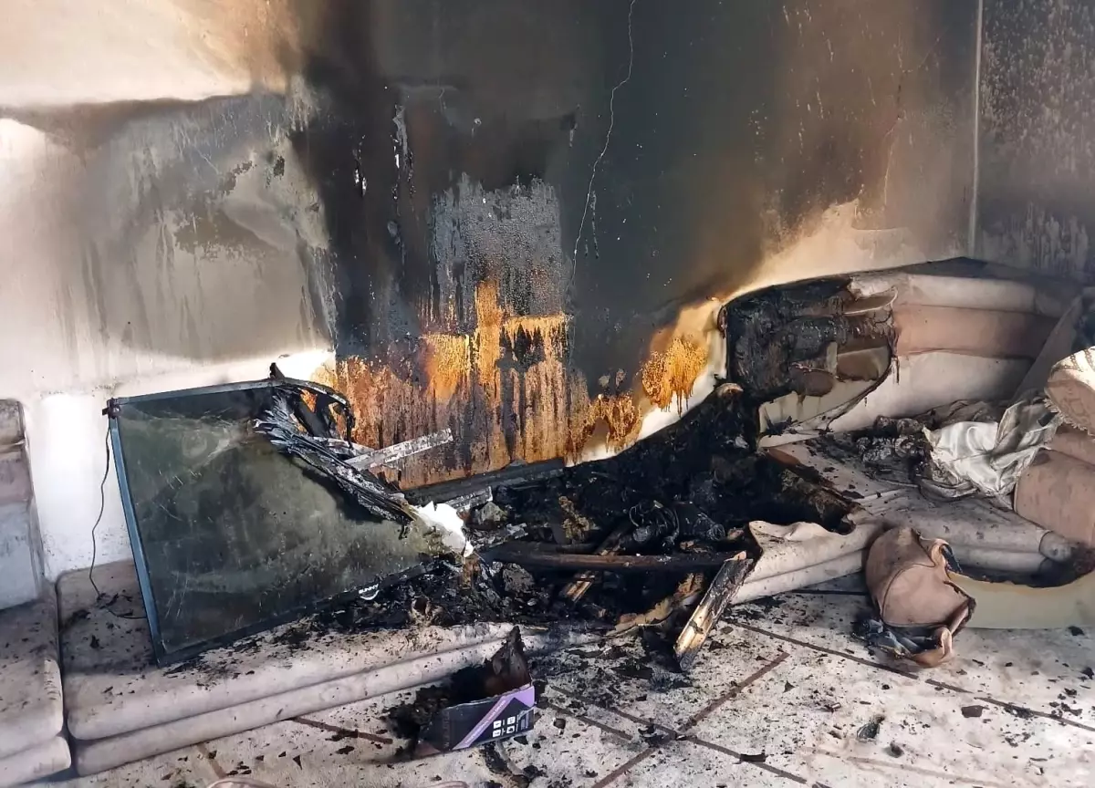 Hakkari\'de Ev Yangını Korkuttu