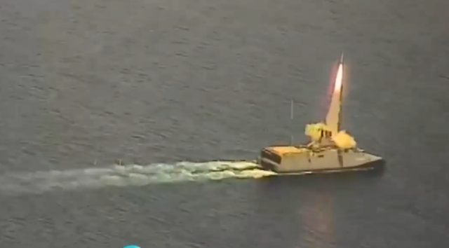 İran, hava savunma füzesi 'Seyyad 3-G' yi Hürmüz Boğazı'nda test etti İran, hava savunma füzesi 'Seyyad 3-G' yi Hürmüz Boğazı'nda test etti