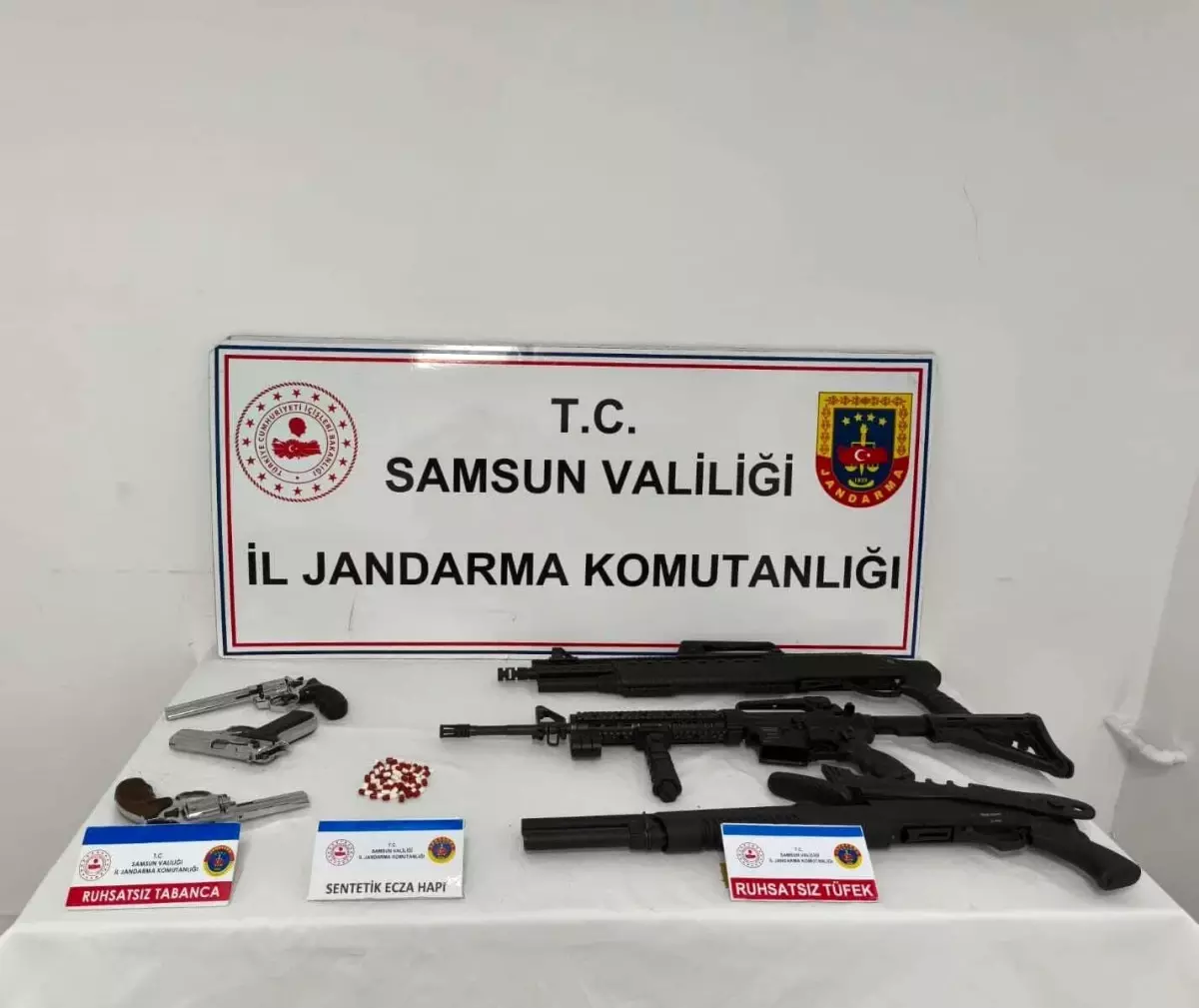 Samsun\'da Uyuşturucu ve Silah Operasyonu