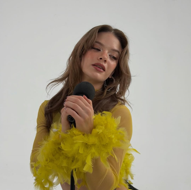 Manifest kızlarından Esin Bahat psikolojik destek aldığını açıkladı Manifest kızlarından Esin Bahat psikolojik destek aldığını açıkladı