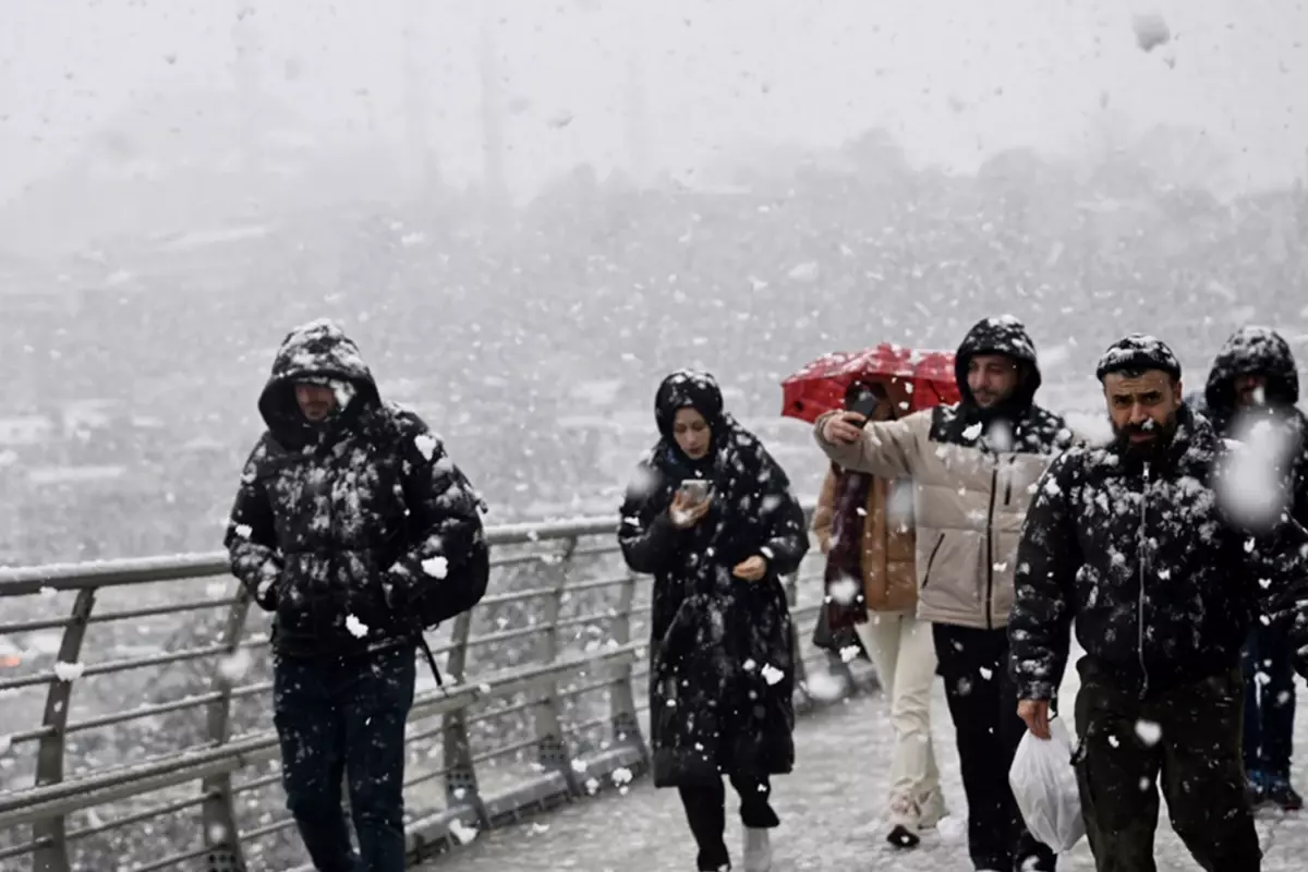 Megakente kar geri geliyor! Saatler içinde sürpriz var