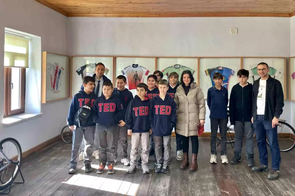 Öğrenciler Ertan Ayçetin bisikletevi\'nde Mysia yolları\'nı tanıdı