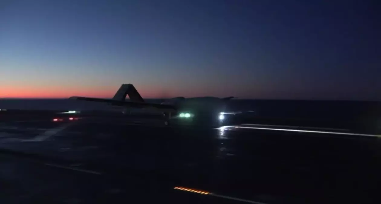 TCG Anadolu\'dan TB-3 SİHA Uçuşu