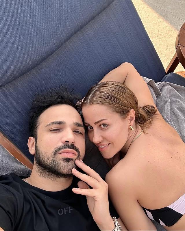 Ünlü Şarkıcı Derya Uluğ, 40. Yaşını Aşk Dolu Kutladı Ünlü Şarkıcı Derya Uluğ, 40. Yaşını Aşk Dolu Kutladı