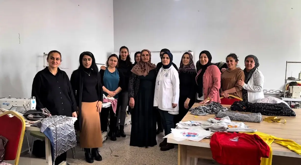 Yüksekova\'da Kadınlara Dikiş Kursu