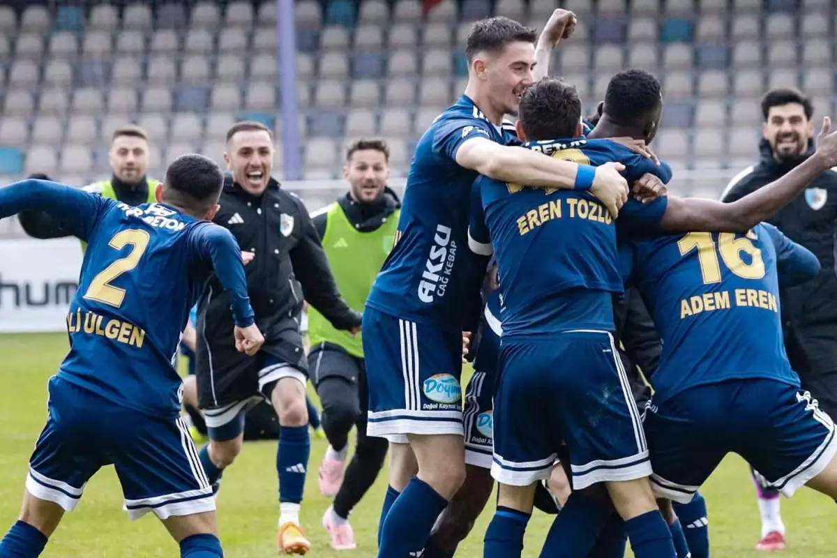 10\'da 10! Erzurumspor, Süper Lig\'e göz kırpıyor