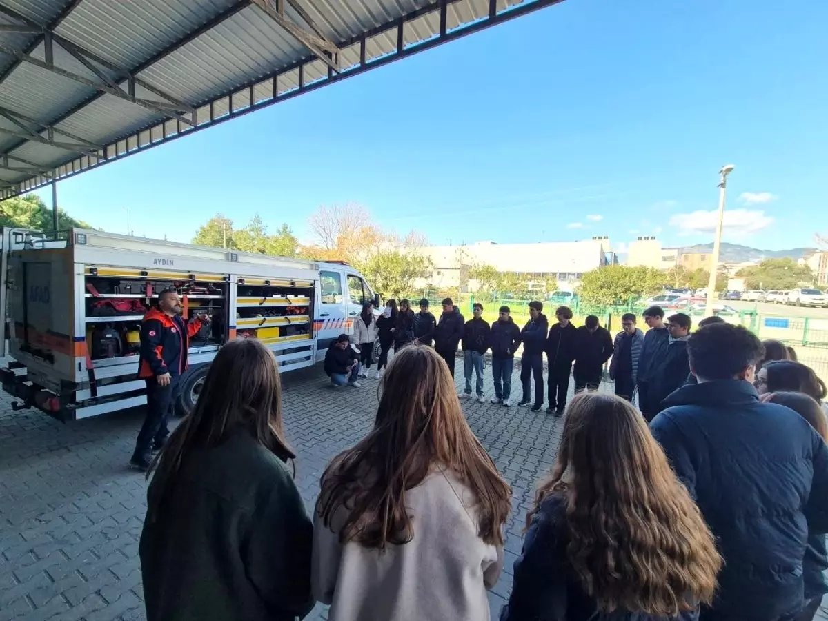 Öğrenciler AFAD\'dan Afet Eğitimi Aldı