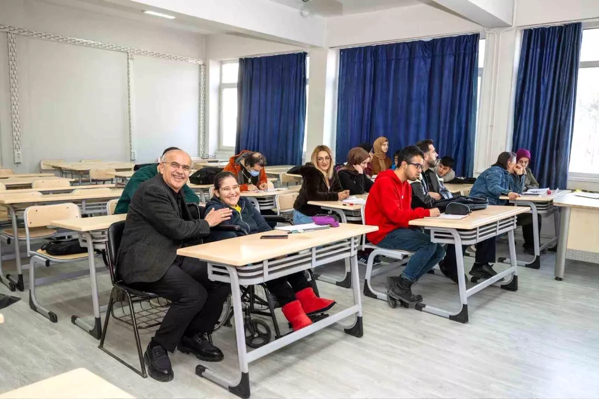 Başkan Er: "En büyük yatırımı gençlik ve spora yapıyoruz"