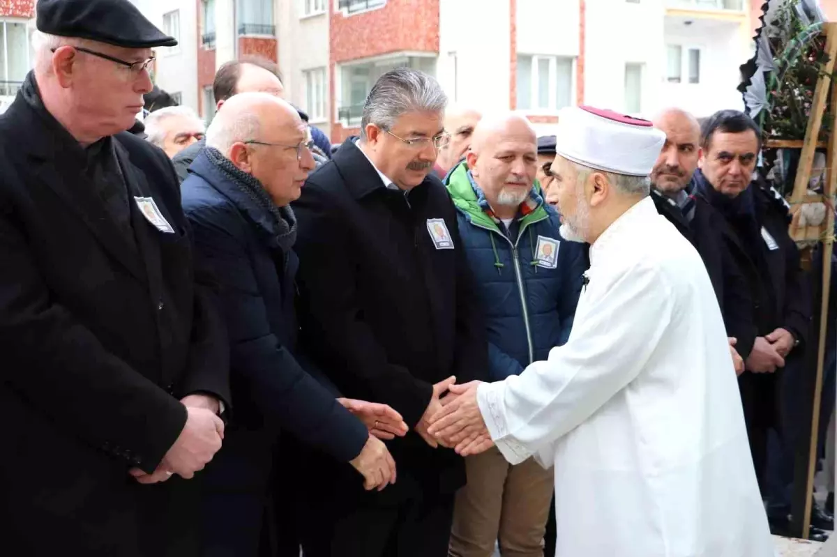 CHP\'li Utku Çakırözer\'in babası son yolculuğuna uğurlandı