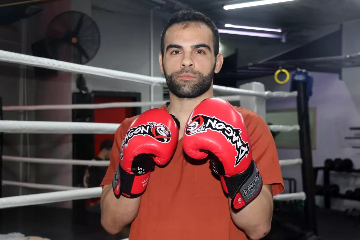 Doktorlar Dövüş Sporlarıyla Stres Atıyor