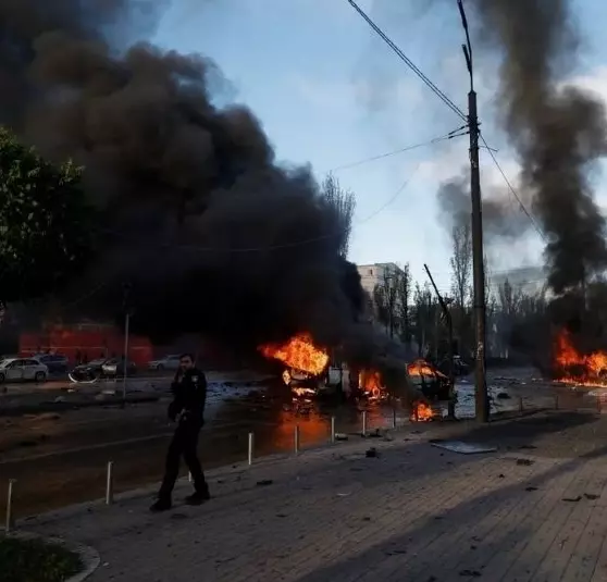 Dünya diken üstünde! Ülkeyi 50 füze ve 297 İHA ile vurdular Dünya diken üstünde! Ülkeyi 50 füze ve 297 İHA ile vurdular