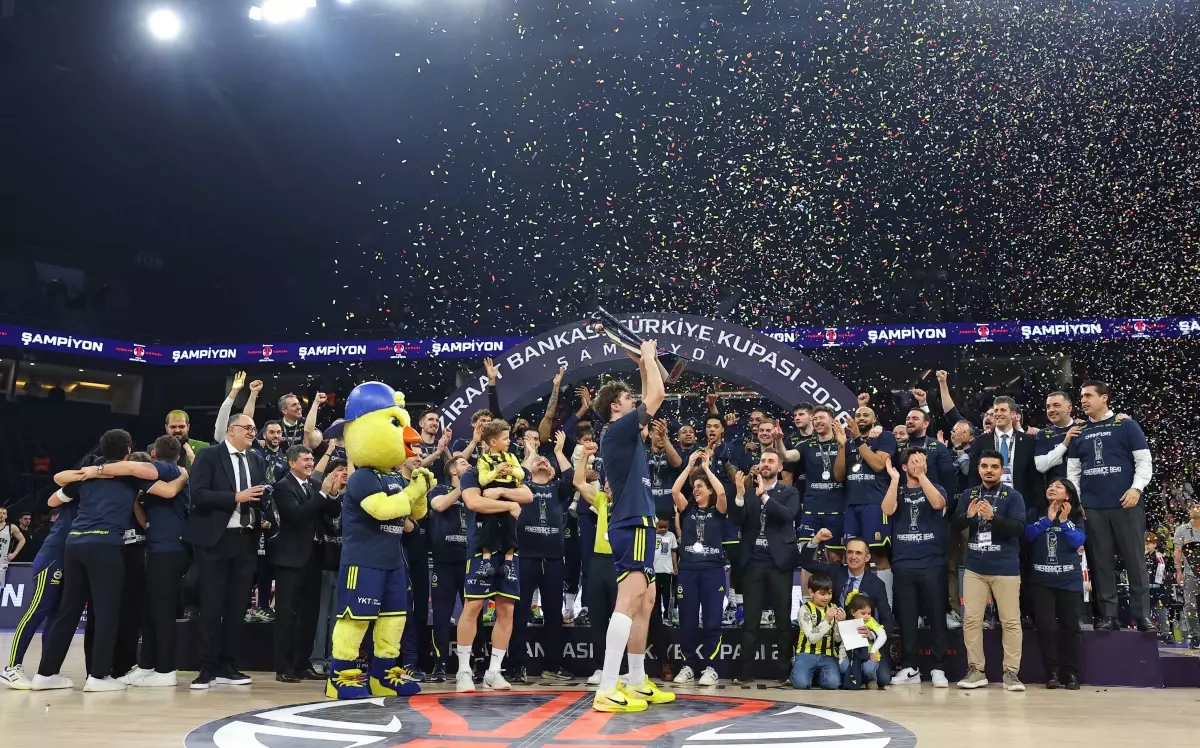 Fenerbahçe Beko Türkiye Kupası\'nı Kazandı