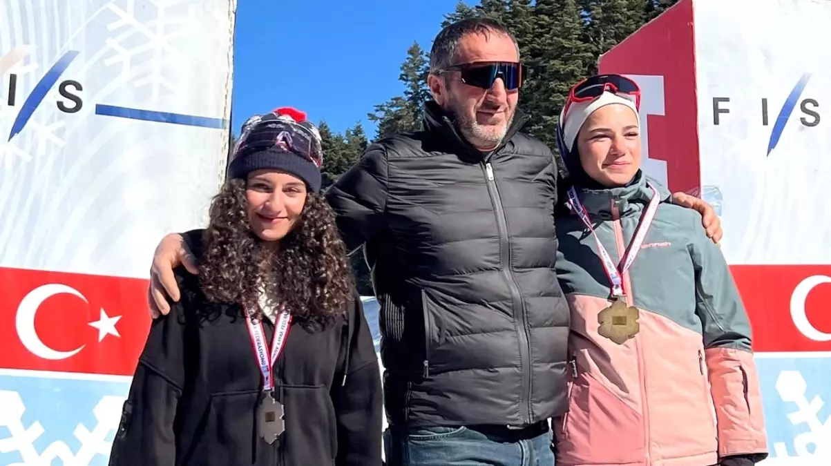 Hakkari Sporcuları Kayaklı Koşu\'da 22 Madalya Kazandı