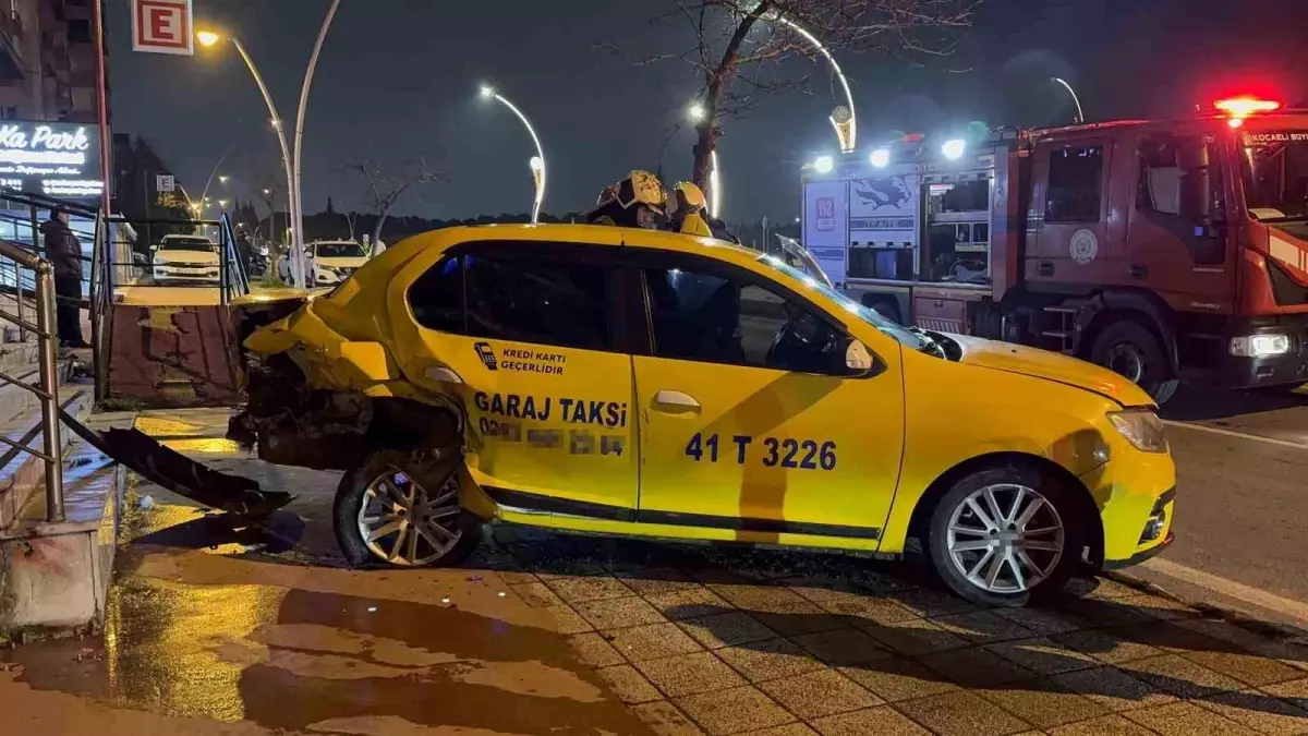 Gebze\'de Trafik Kazası: Yaralı Yok