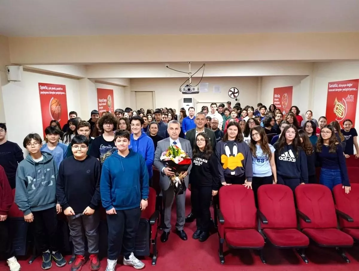 Kaymakam Abay, Öğrencilerle Kariyer Günleri\'nde Buluştu