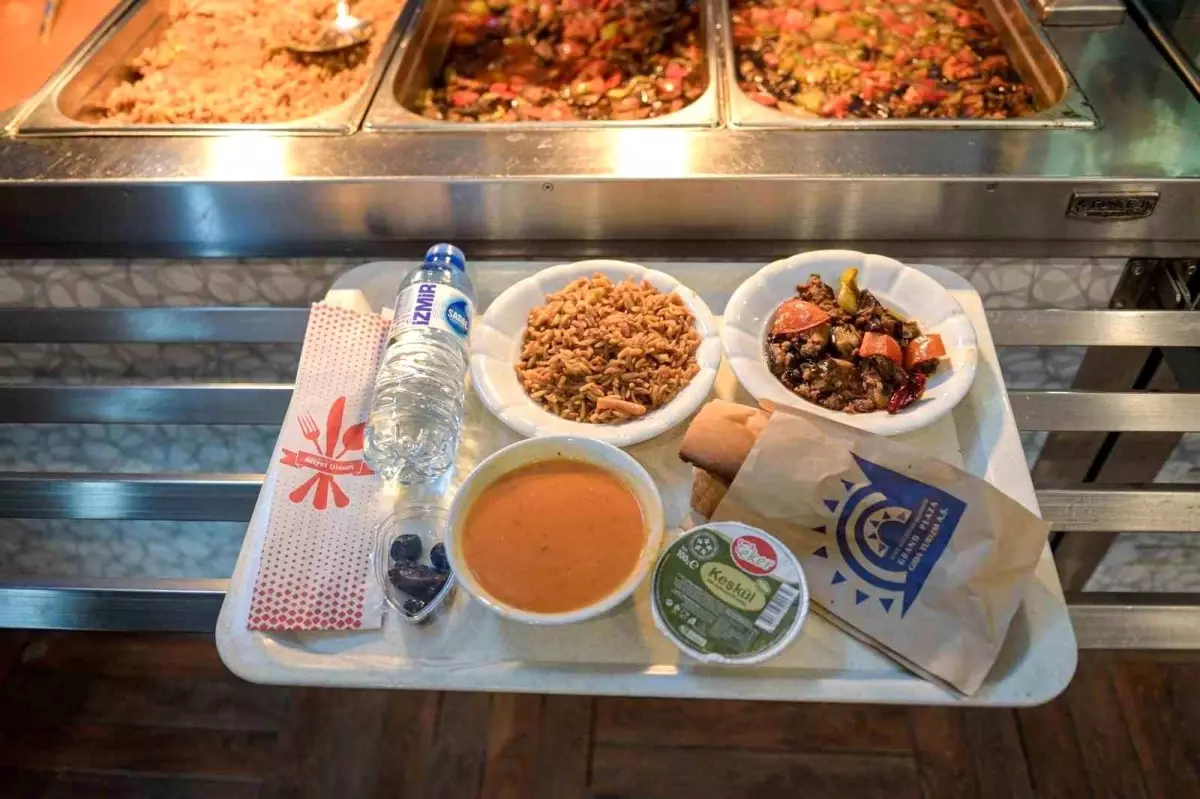 İzmir Büyükşehir\'in Kent Lokantaları\'nda iftar ücretsiz