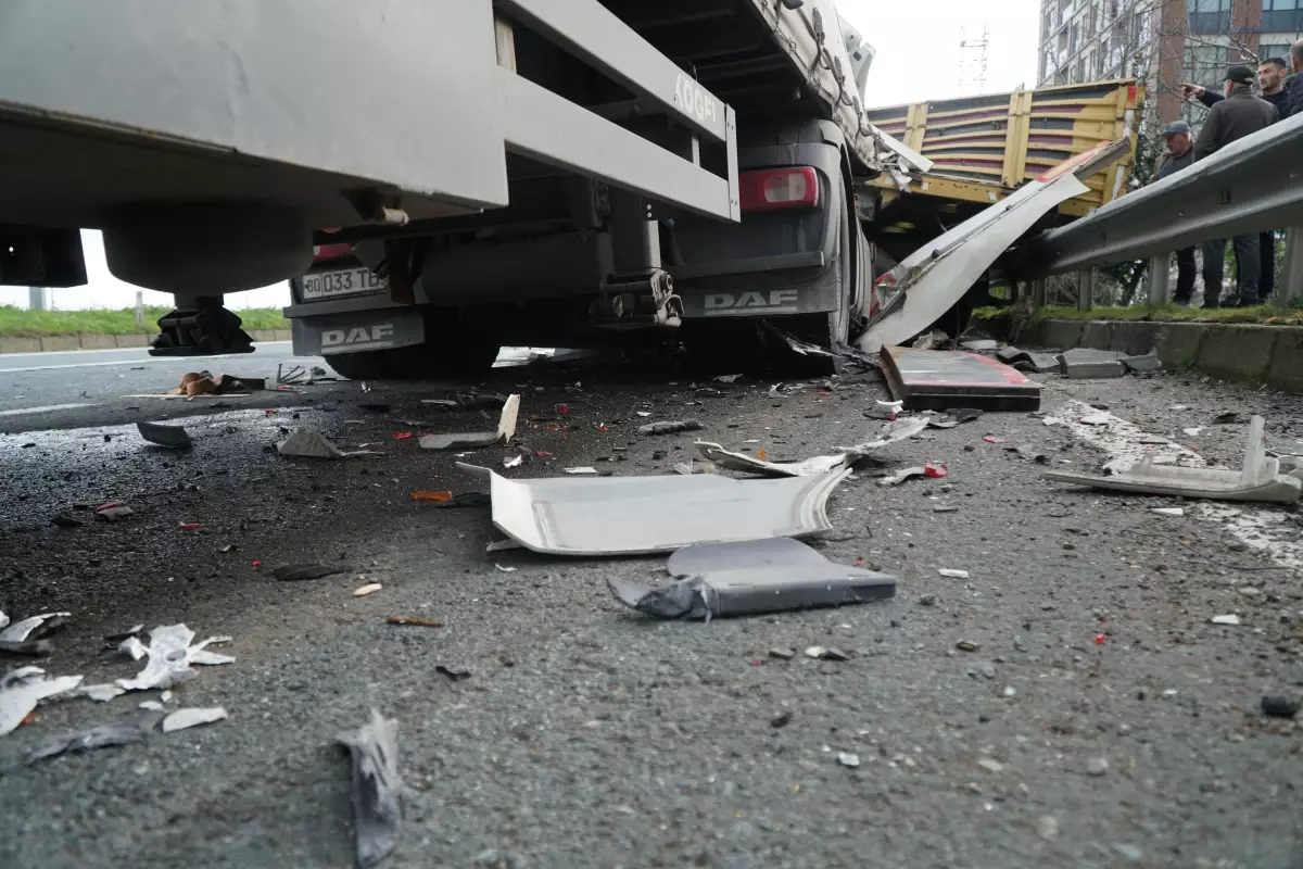 Rize\'de TIR Kazasında 4 Yaralı