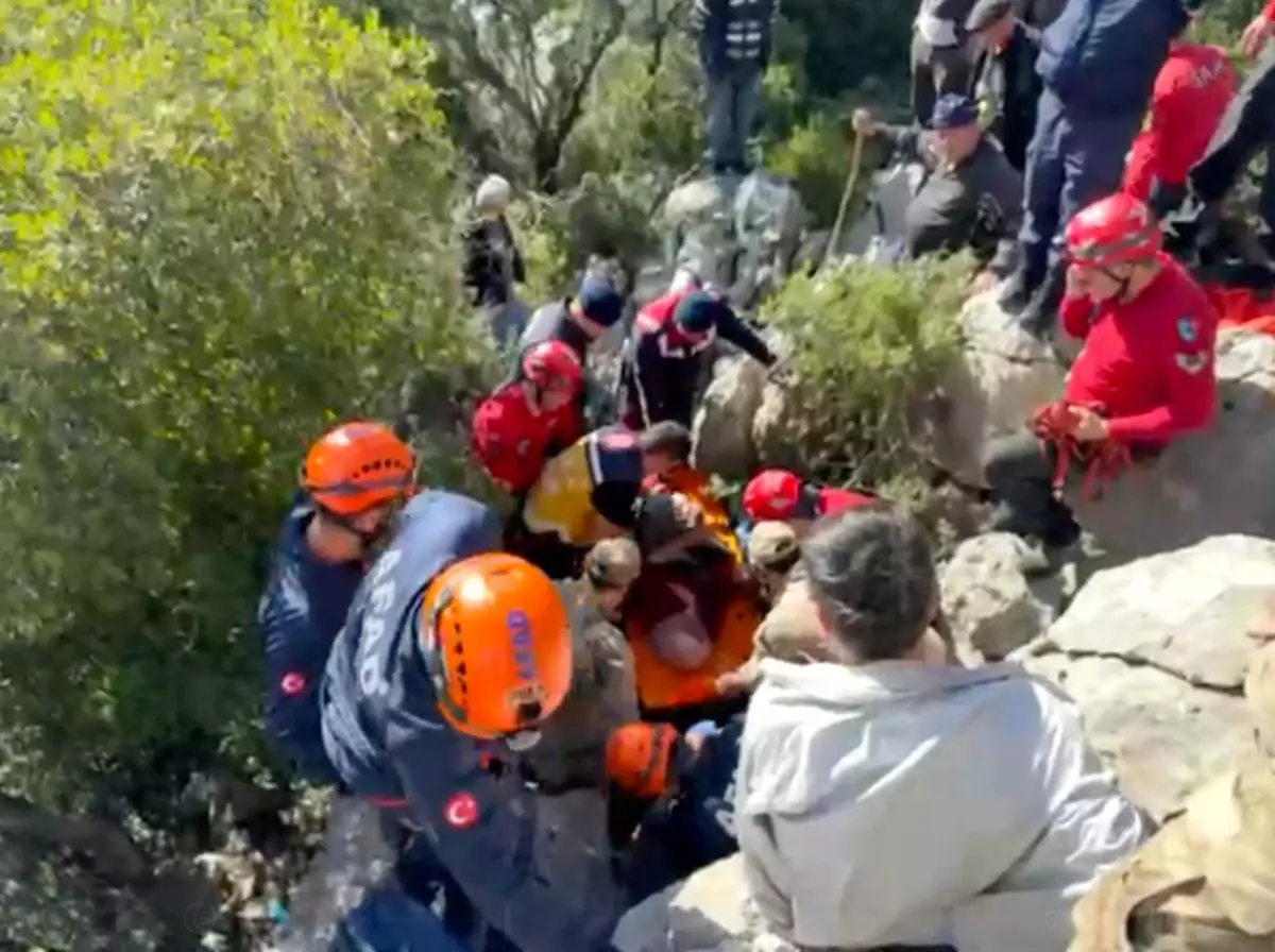 Kayıp Yaşlı Kadın Kayalıkta Bulundu