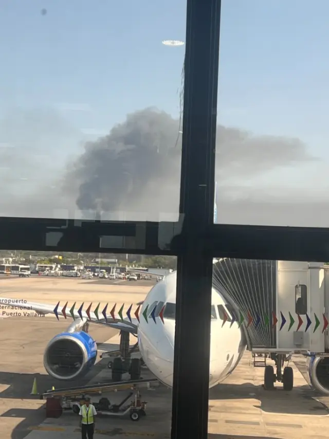 Meksika'da kartel lideri öldürülünce çatışmalar çıktı! ABD'li turistler havalimanında rehin alındı Meksika'da kartel lideri öldürülünce çatışmalar çıktı! ABD'li turistler havalimanında rehin alındı