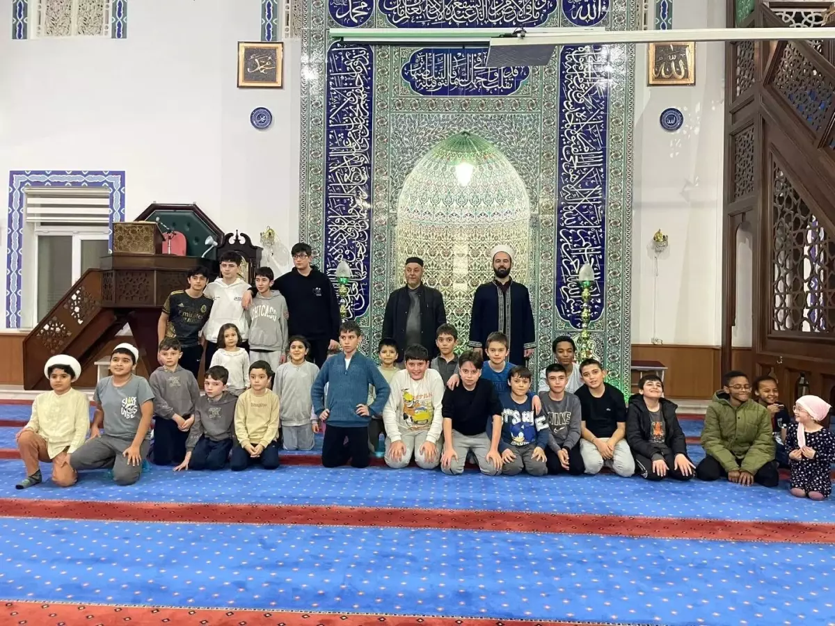 Cami Etkinliğinde Çocukların Neşesi