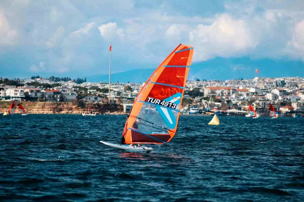 Yelken Şampiyonası, Didim Belediyesi\'nin ev sahipliğinde başladı