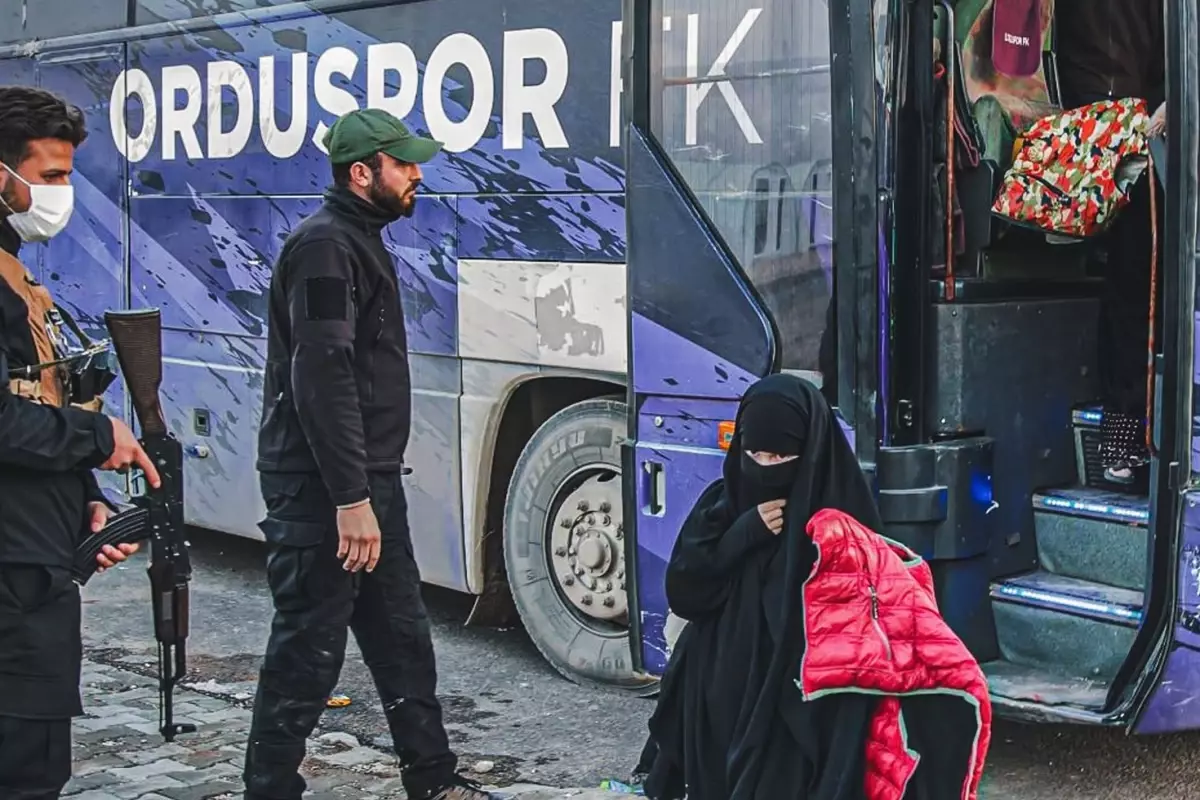 52 Orduspor FK takım otobüsü Suriye\'de