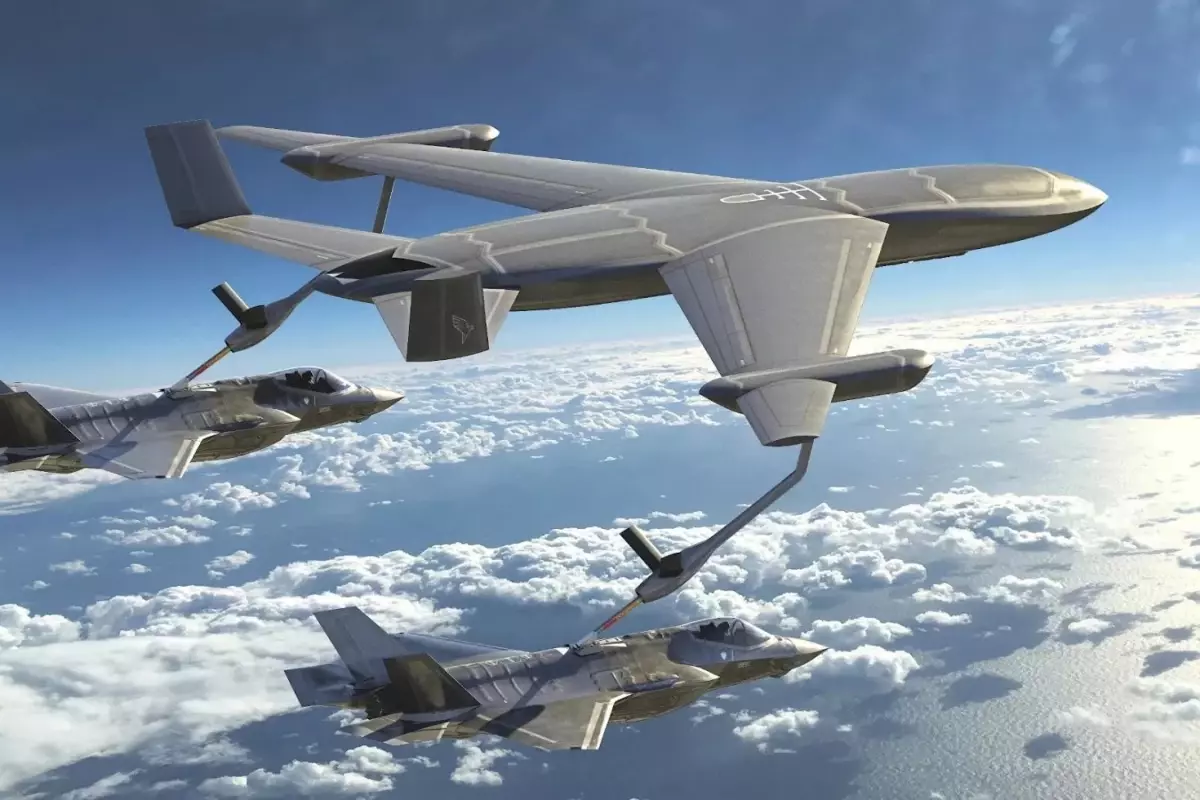 ABD ordusuna ait yakıt ikmal uçakları, İsrail havalimanında