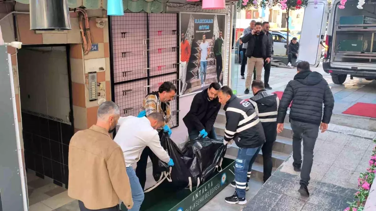 Antalya\'da Alacak-verecek Cinayeti