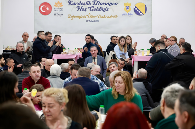 Cumhurbaşkanı Erdoğan'ın 'Onları asla yalnız bırakmayacağız' dediği topraklarda iftar sofrası kuruldu Cumhurbaşkanı Erdoğan'ın 'Onları asla yalnız bırakmayacağız' dediği topraklarda iftar sofrası kuruldu
