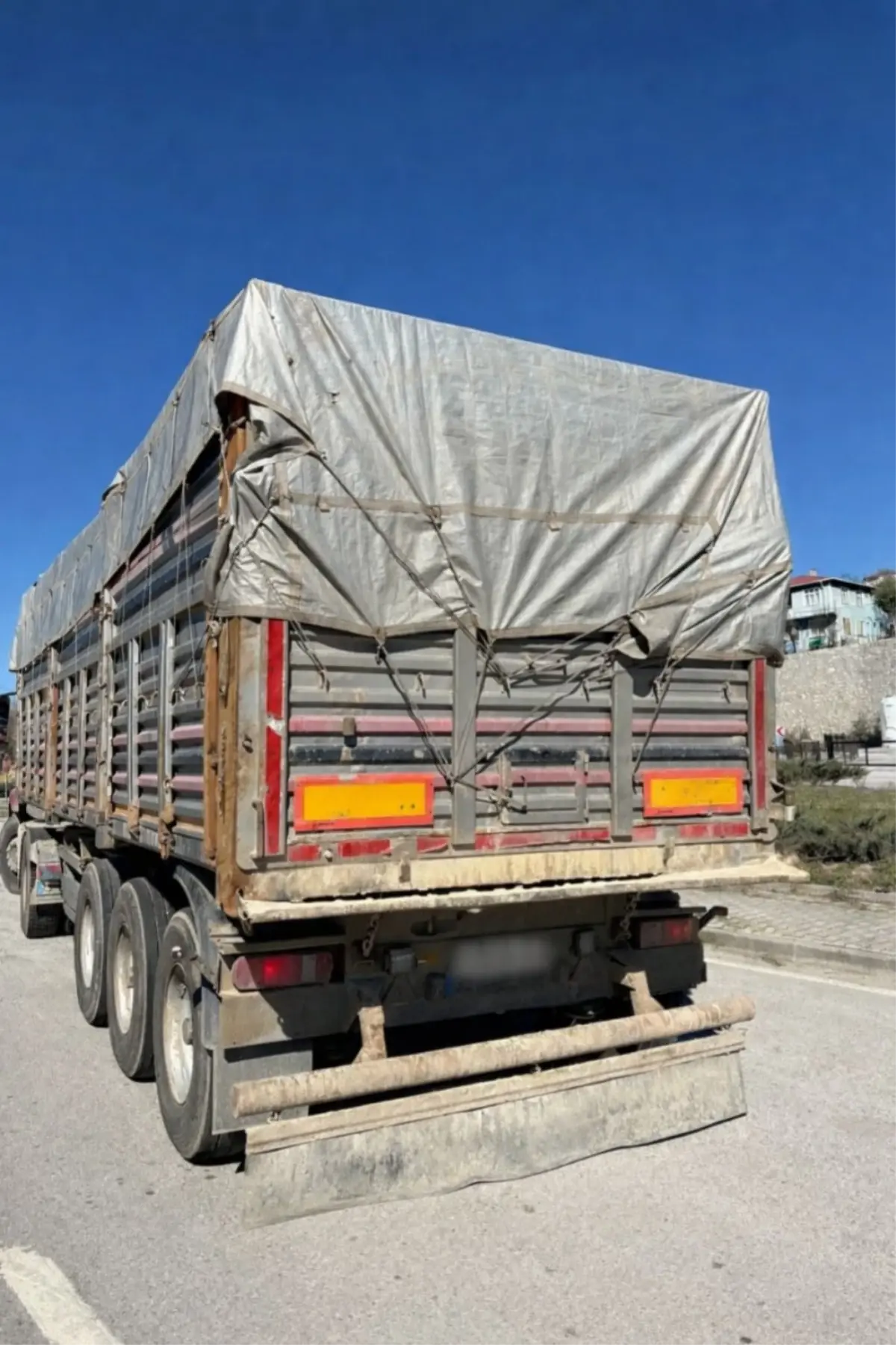 Samsun\'da Denetim İstasyonuna Girmeyen Çekiciye Ceza