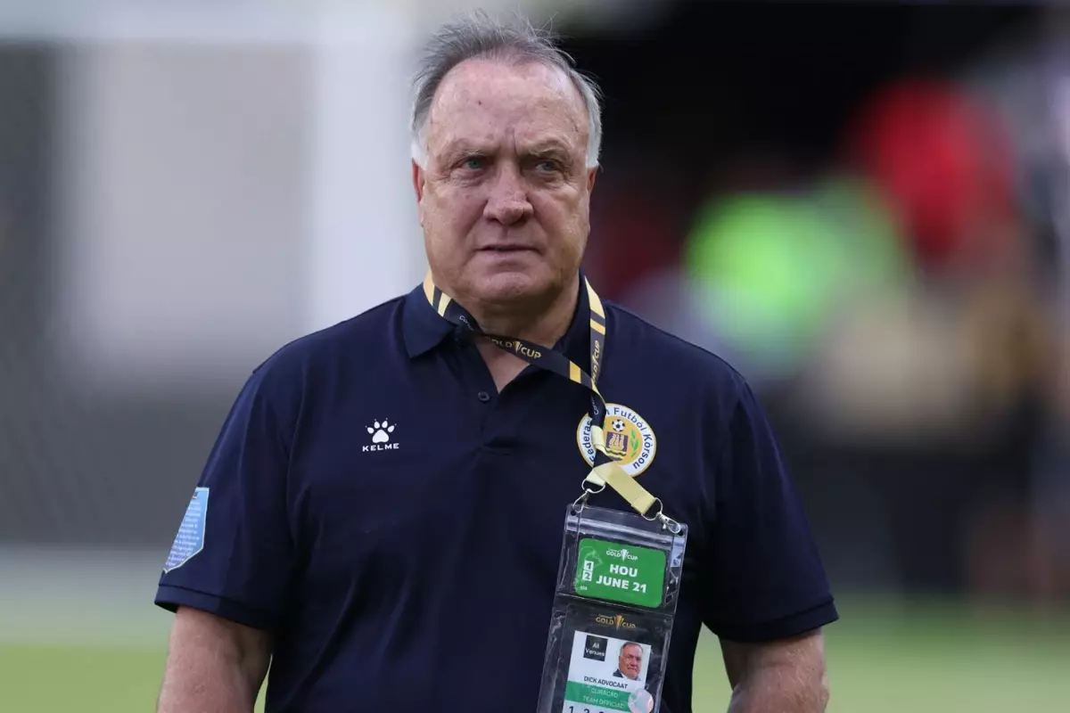 Dick Advocaat, Dünya Kupası\'na götürerek ülke tarihine geçtiği takımdan istifa etti