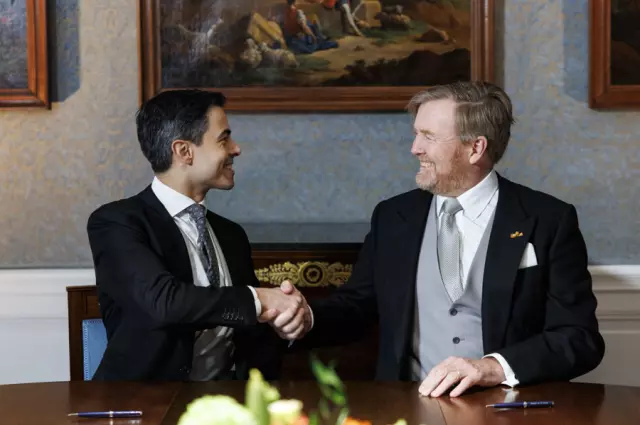 Hollanda'da yeni azınlık hükümeti seçimden 117 gün sonra yemin etti Hollanda'da yeni azınlık hükümeti seçimden 117 gün sonra yemin etti