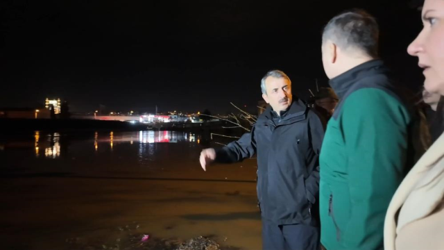 İlk kez bu seviyeler görüldü! Edirne'de kırmızı alarm, köprüler kapatıldı