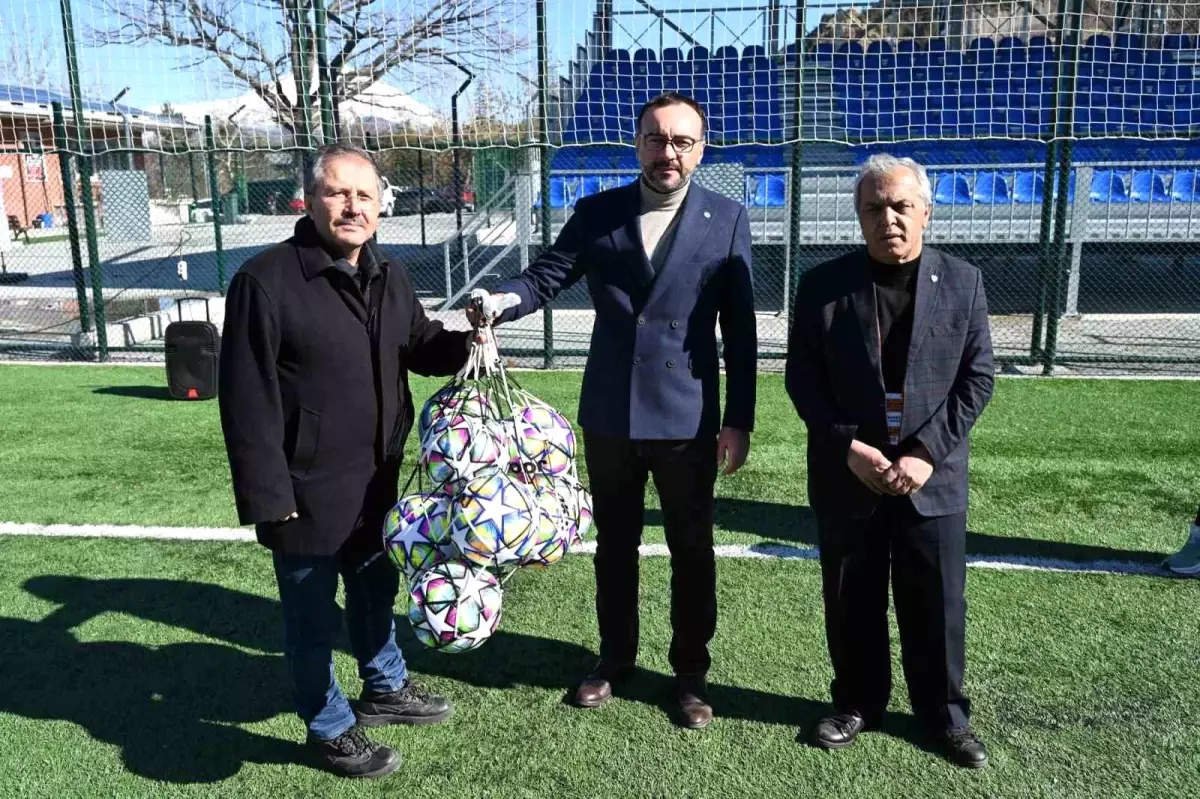 Isparta Belediyesi\'nden amatör spor kulüplerine destek