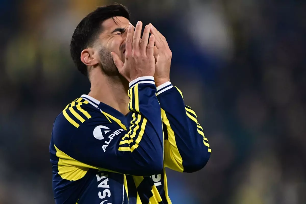 Kadıköy\'de inanılmaz son! 90+5\'te öne geçen Fenerbahçe, 90+11\'de yıkıldı