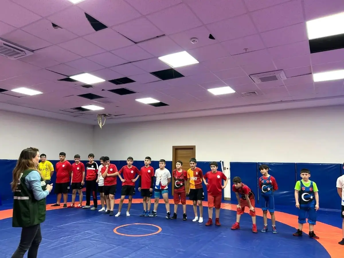 Yeşilay\'dan Gençlere Bağımlılık Eğitimi