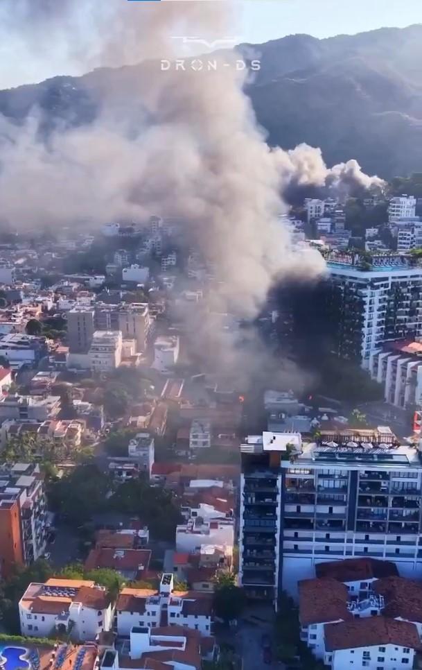 Meksika bir günde savaş alanına döndü! Sokaklar alev alev yanıyor