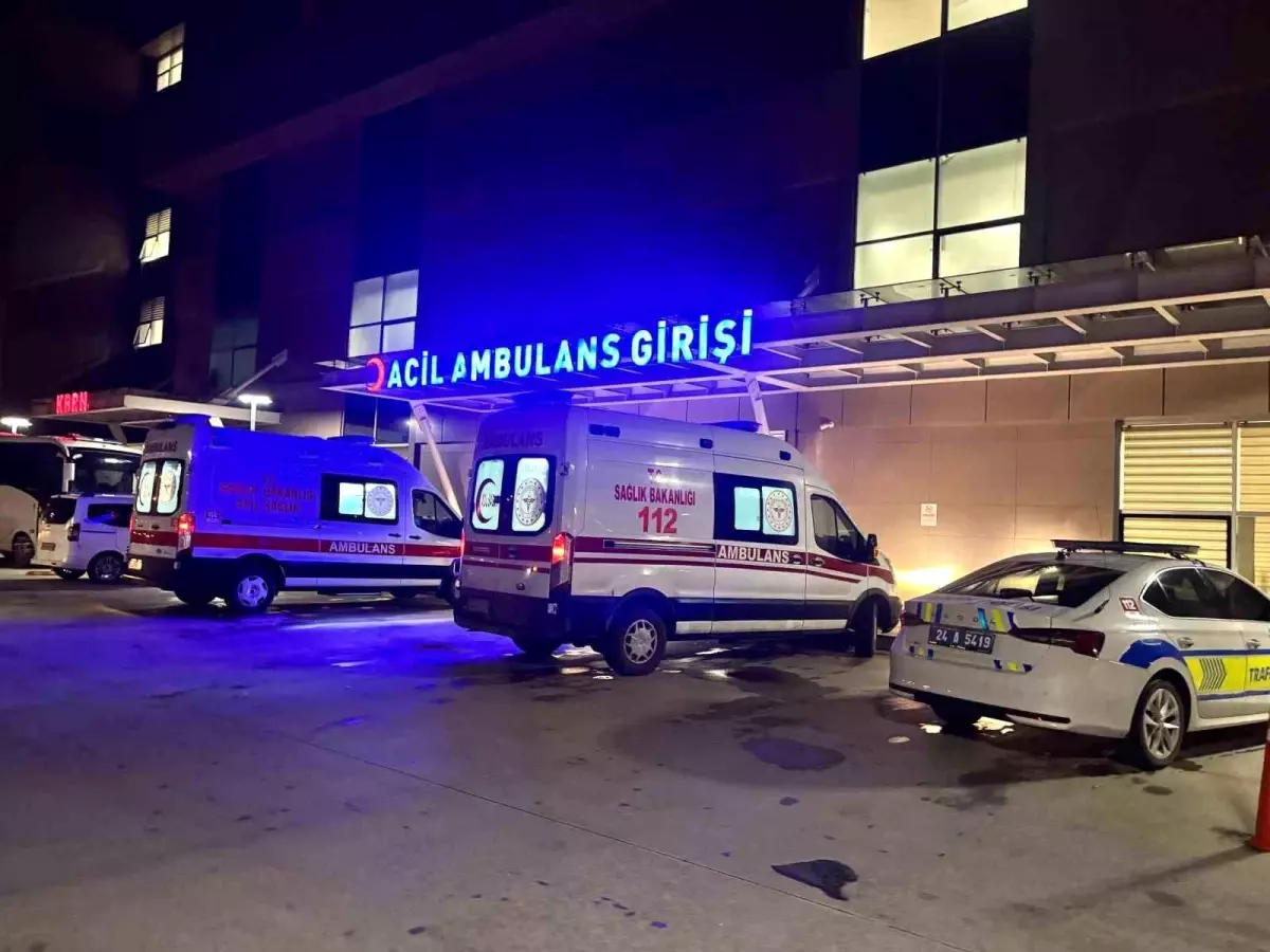 Erzincan\'da Trafik Kazası: 2 Yaralı